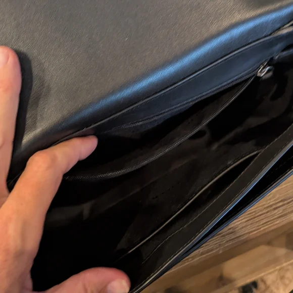 Coach Swagger Bag In Black Crossbody with Chain Detail - Picture 6 of 8